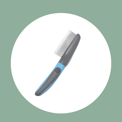 Peigne à dents larges pour chat